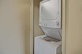 Washer/dryer in select homes*