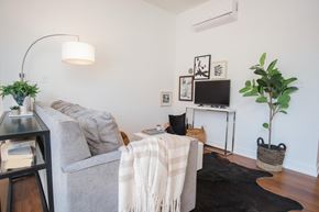 Chicago apartment for rent - The Winnie Apartments in Uptown, Chicago at 4740 N Winthrop Ave