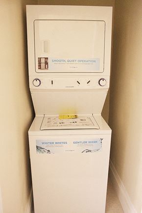 Cleveland Heights apartment for rent - Stackable Washer Dryer