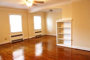 Cleveland Heights apartment for rent - Living room