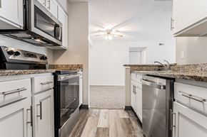 Copley apartment for rent - Updated kitchen option at Hunt Club Apartments, Copley