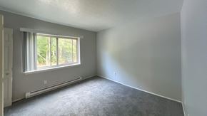 Kent apartment for rent - Spacious carpeted bedroom at Jordan Court Apartments, Integrity Realty, 44240