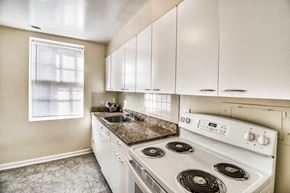 Shaker Heights apartment for rent - Kitchen