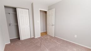 Medina apartment for rent - carpeted bedrooms