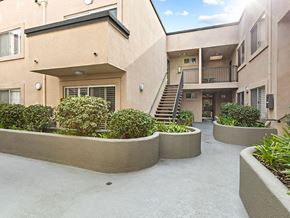 Sherman Oaks apartment for rent - Gardened courtyard at Magnolia Terrace.
