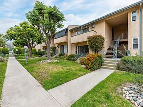 Sylmar apartment for rent - Grassy garden space courtyard at Olive View Gardens.