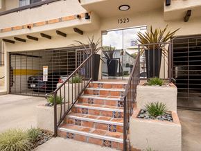 Los Angeles apartment for rent - Entrance to Hi Point Townhomes.