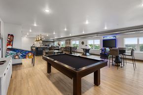 Pierre apartment for rent - Abbey Road Game Room