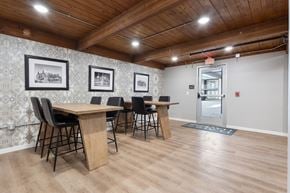 Mitchell apartment for rent - Common Room with Tables and Chairs
