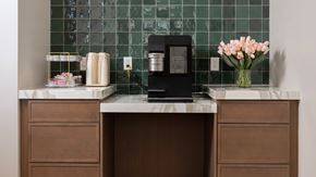 Princeton apartment for rent - Apartment coffee bar amenity with tea and coffee options at Princeton Junction rentals