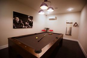 Middlesex apartment for rent - Billiards room at The Lofts at Middlesex
