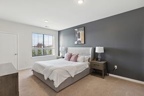 Middlesex apartment for rent - Cozy bedroom with ensuite bathroom at The Lofts at Middlesex