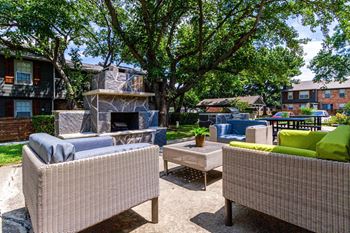 Outdoor fireplace