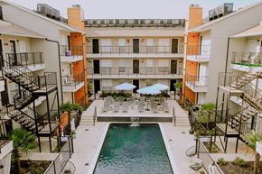 Dallas apartment for rent - lease apartment in Lakewood Hills 