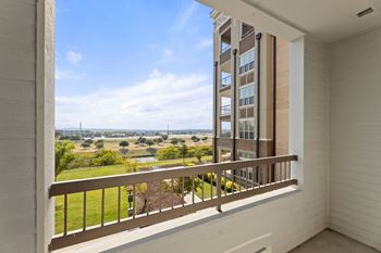Private patios, balconies or yards