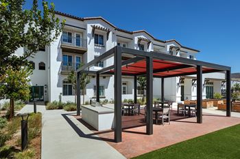 Bbq area & outdoor seating