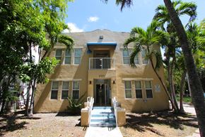 Miami apartment for rent - front of property, on the beachfront vacation rentals