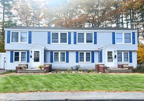 Brunswick apartment for rent - A blue and white house at Haven East, Brunswick, ME