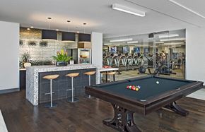 Detroit apartment for rent - The Scott common space area with pool table and shuffle board