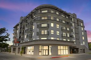 Los Angeles apartment for rent - 5801 Pico Blvd at The Fairfax Flats Apartments, Los Angeles, CA, 90019