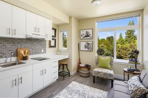 Seattle apartment for rent - kitchen and built in desk