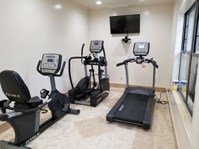 Midland apartment for rent - birchwood pointe apartments fitness equipment