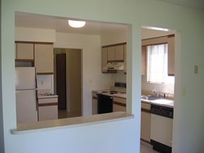 Lapeer apartment for rent - Large Open Kitchen with Bar, available in all unit styles (excluding the Augusta)