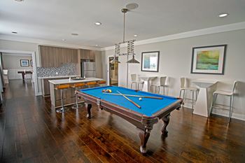 Sky lounge & game room