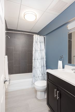 Bridgeport apartment for rent - bathroom at Cherry Street Lofts, Connecticut