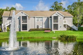 Orlando apartment for rent - Colonial Pointe Apartments Orlando Florida Building From Lake