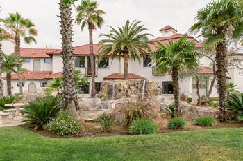 Landscape courtyards at every apartment