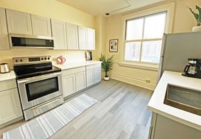 San Francisco apartment for rent - A kitchen with a stove, oven, and microwave.