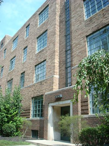 All-brick apartment construction