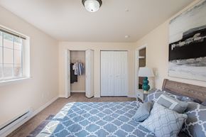 West Richland apartment for rent - a bedroom with a bed and a closet with closets  at Quail Springs, Washington