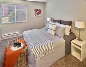 Mountlake Terrace apartment for rent - the preserve at ballantyne commons apartments bedroom with bed at Quartz Creek, Mountlake Terrace, Washington