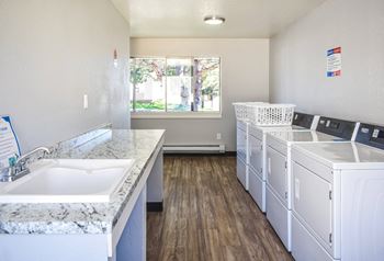 Laundry center
