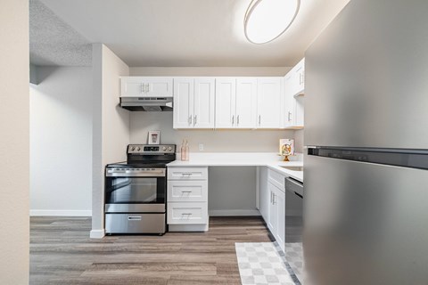 Floor plan for 1 bed, 1 bath, 606 sqft