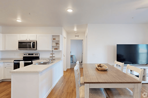 Belgrade apartment for rent - Modern kitchen and dining area at Yellowstone Landing, Belgrade, 59714