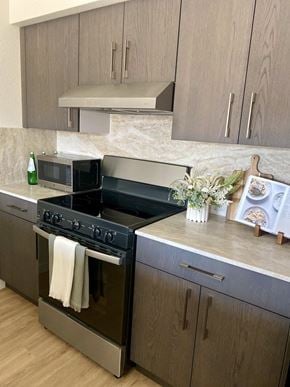 Auburn apartment for rent - Gourmet Kitchen at Hearthstone Lodge Senior Residences, Auburn
