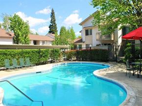 Fair Oaks apartment for rent - Outdoor swimming pool area