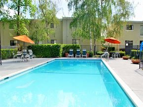 Sacramento apartment for rent - Outdoor pool area