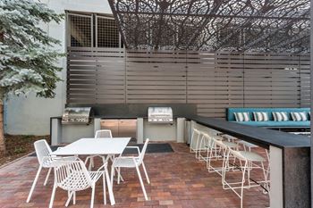 Poolside kitchen and alfresco dining space