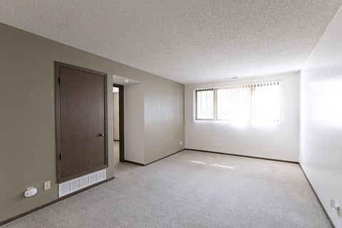 Floor plan for 2 beds, 1 bath, 768 sqft