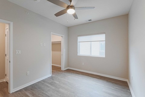 Floor plan for 1 bed, 1 bath, 737 sqft