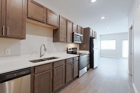 Floor plan for studio, 1 bath, 562 sqft