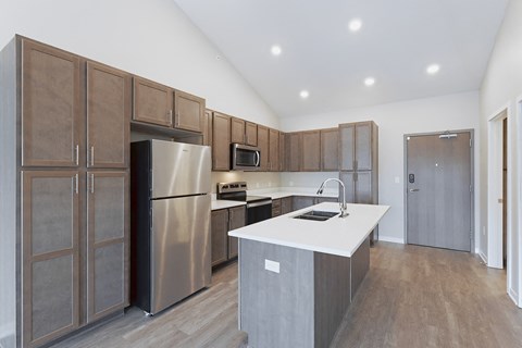 Floor plan for 1 bed, 1 bath, 746 sqft