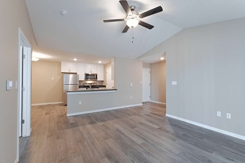 Floor plan for 1 bed, 1 bath, 618 sqft