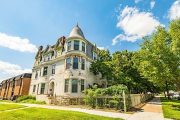 Lincoln apartment for rent - Barr Terrace Apartments