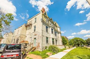 Lincoln apartment for rent - Barr Terrace Apartments