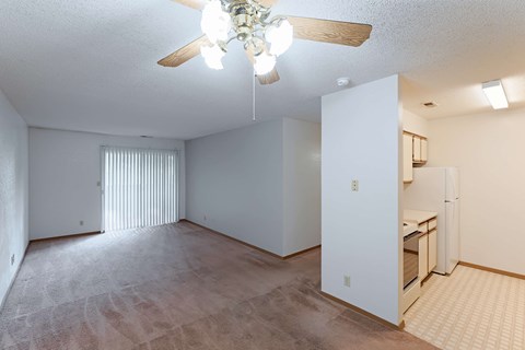 Floor plan for 2 beds, 1 bath, 708 sqft